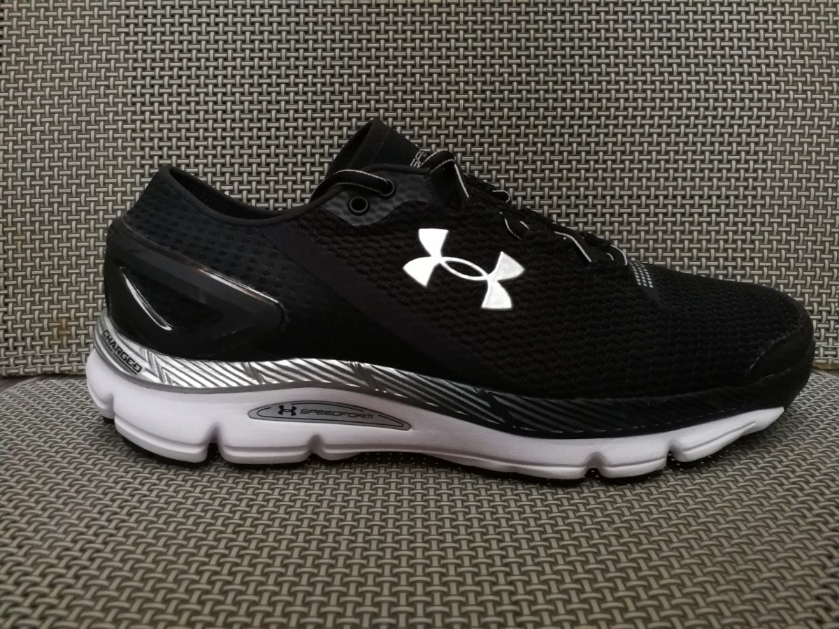 tenis under armour speedform charged