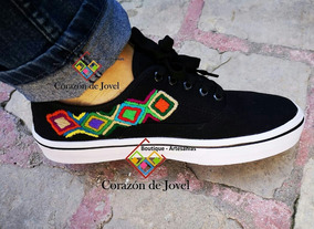 vans con flores bordadas