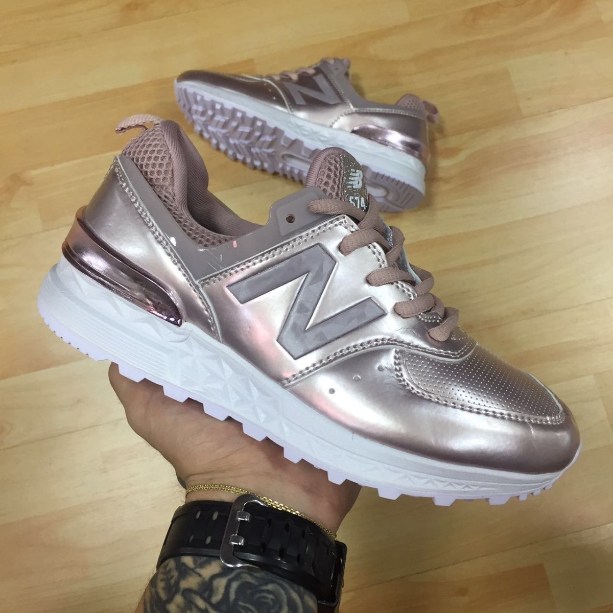 Tenis Zapatillas New Balance 530 Dorada Blanca Mujer Env Tenis Zapatillas New Balance 530 Dorada Blanca Mujer Env