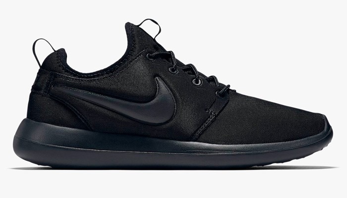 zapatillas nike roshe negras