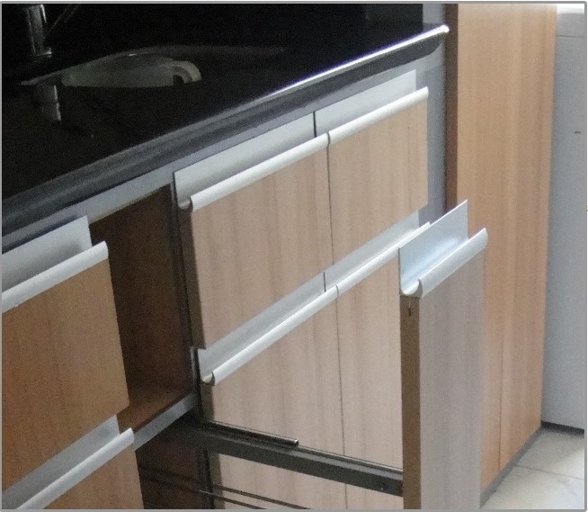 Tirador Perfil Aluminio Para Cocinas ( J ) - Bs. 2,10 en Mercado Libre Tirador Perfil Aluminio Para Cocinas ( J ) - Bs. 2,10 en Mercado Libre