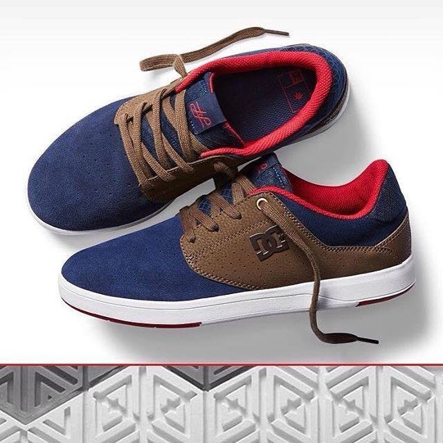 tenis dc azul com marrom