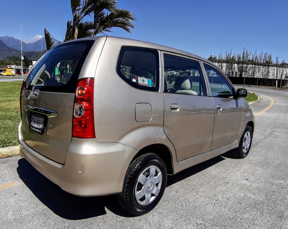 Toyota Avanza  1 5 Premium Mt 2008  81 000 en Mercado Libre