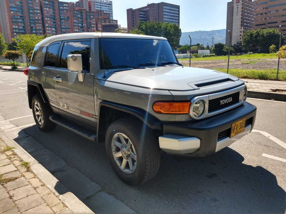 Toyota Fj Cruiser 4 0 4x4 Automatica 117 000 000 En Mercado Libre