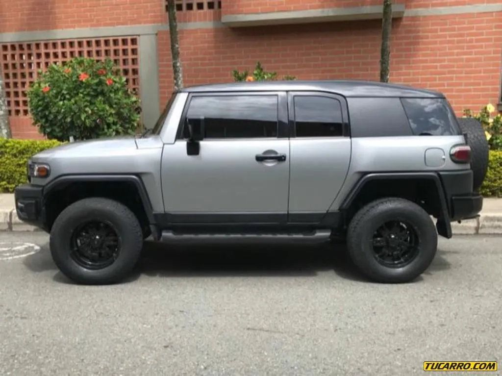 Toyota Fj Cruiser Fj Cruiser V6 4x4 89 000 000 En Tucarro