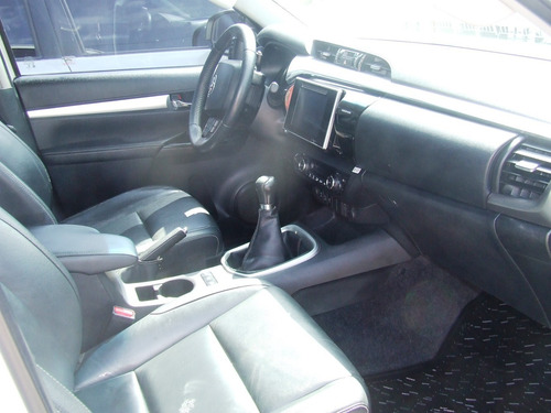 Toyota Hilux Srx 28 Dc 4x4 Año 2016