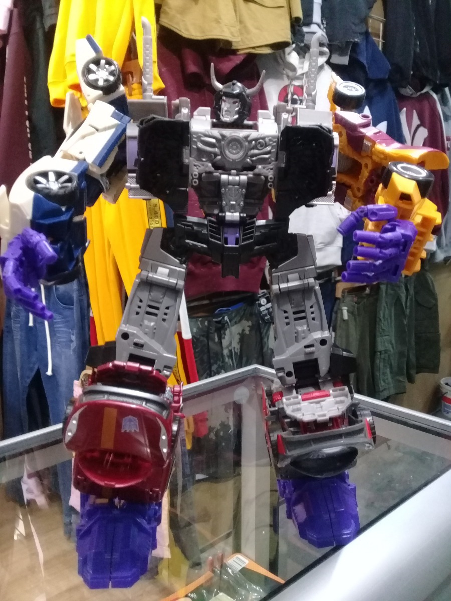 transformers combiner wars juguetes