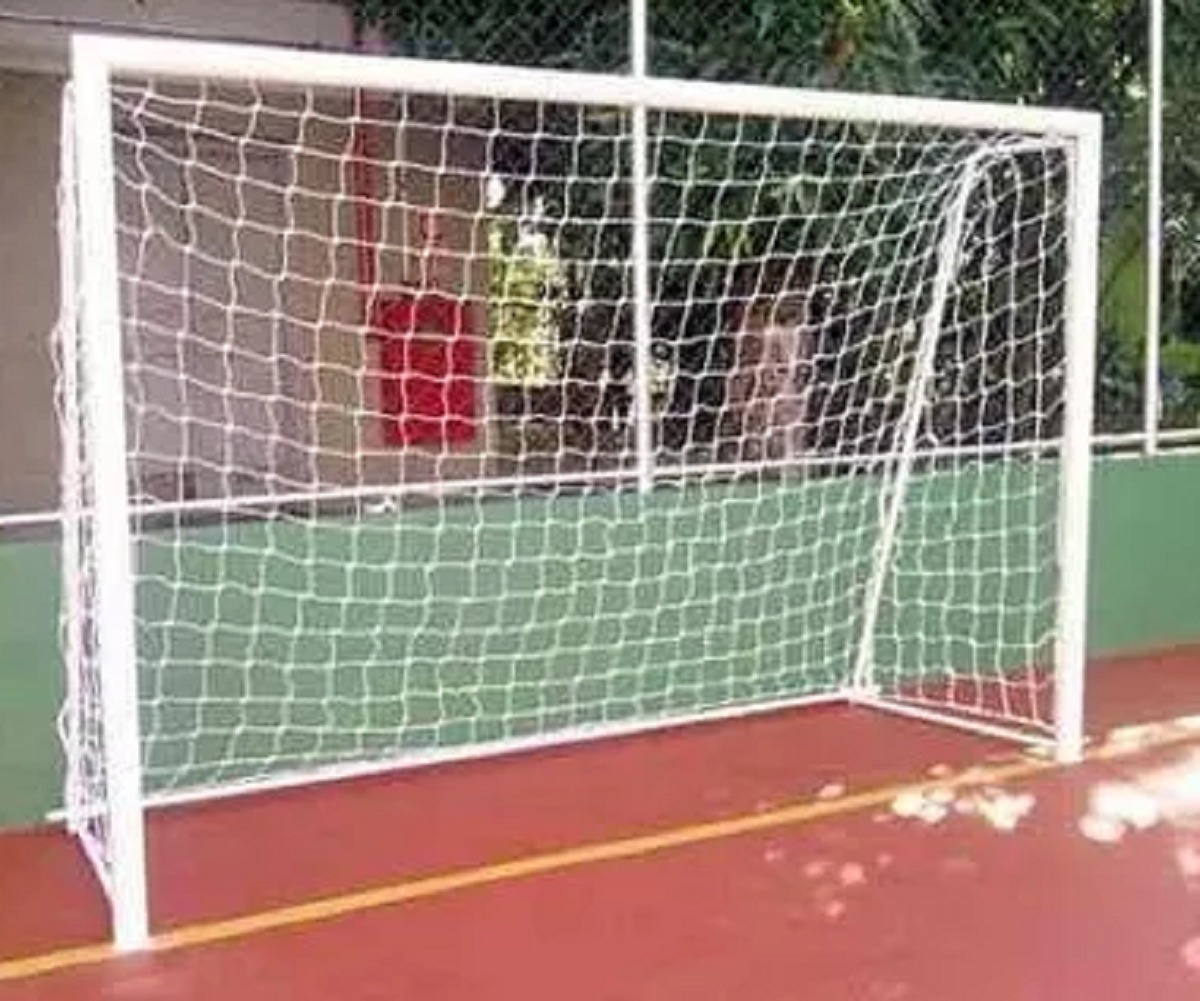 Altura De Uma Trave De Futebol Trave De Futebol De Salão Oficial Com Requadro (par) - R$ 1.689,00 em