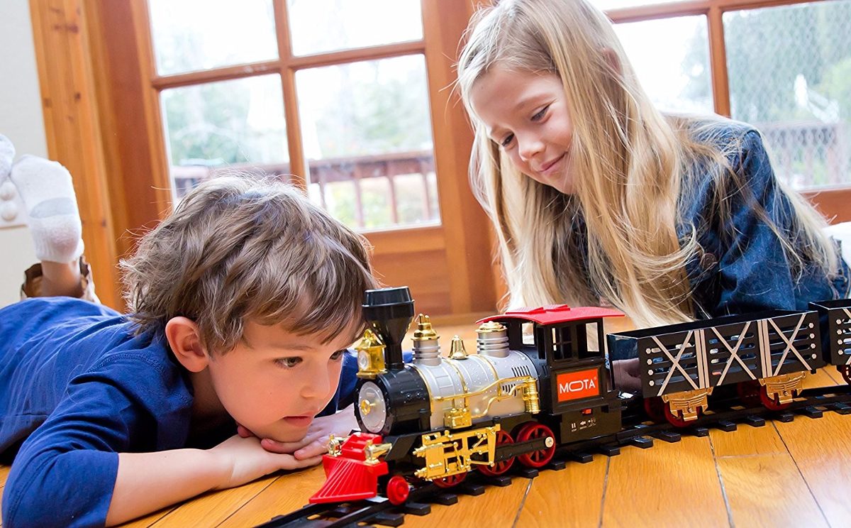 tren mota classic holiday christmas train set with real mota classic holiday christmas train set