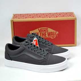 vans gris oscuro