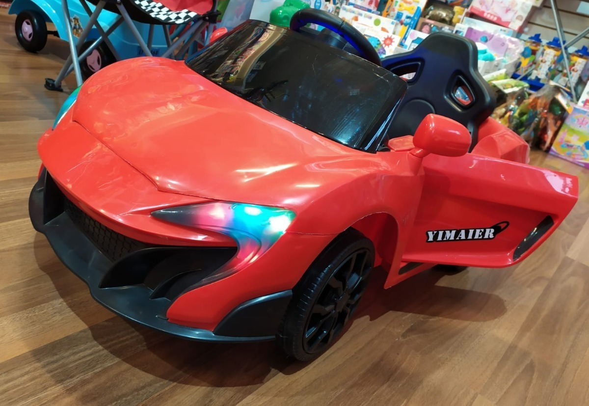 Vehículo, Auto A Batería Con Control Remoto, Luces Y Sonido. - U$S 135,00 en Mercado Libre