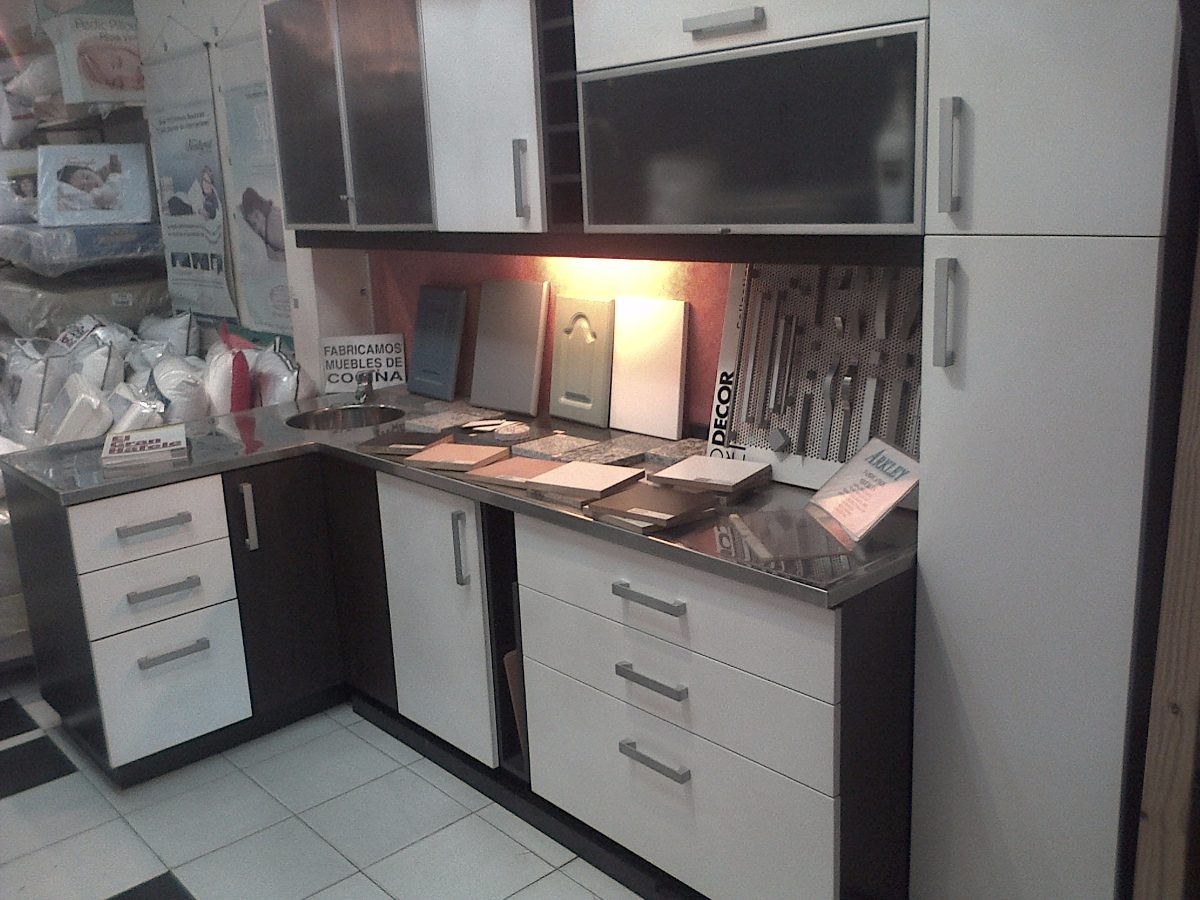 Vendo Urgente Mueble De Cocina De Fabrica-mueble Exposicion ... Vendo Urgente Mueble De Cocina De Fabrica-mueble Exposicion ...