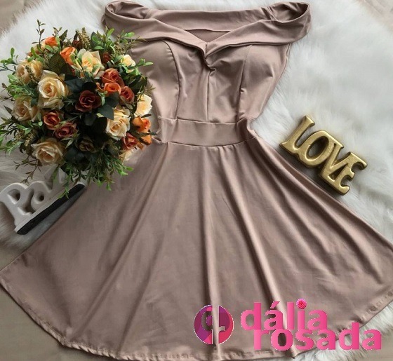 vestido nude rodado