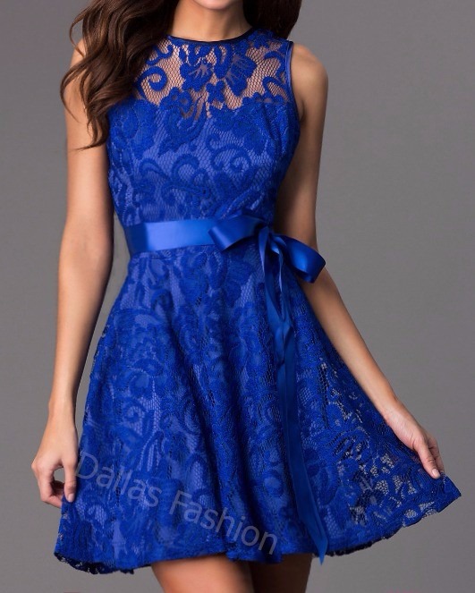 vestido azul claro rodado curto