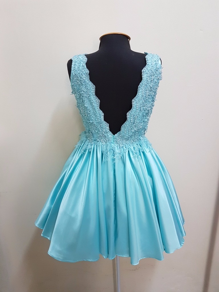 vestido curto azul tiffany