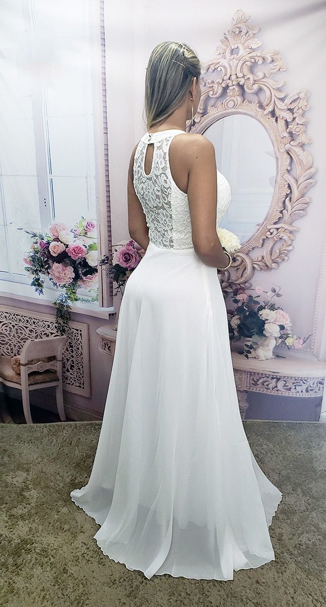 vestido de noiva simples para casamento durante o dia