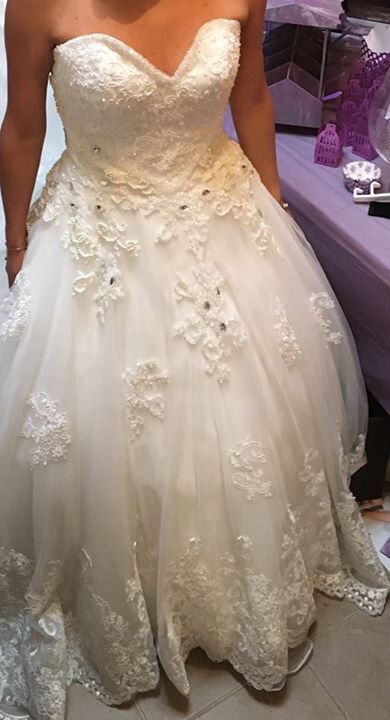vestido de novia bordado a mano con cristal de swarovsky