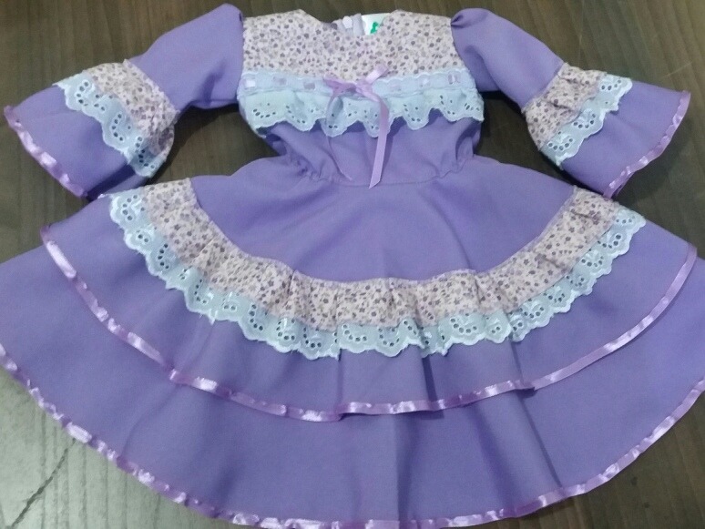 vestido de prenda para bebe