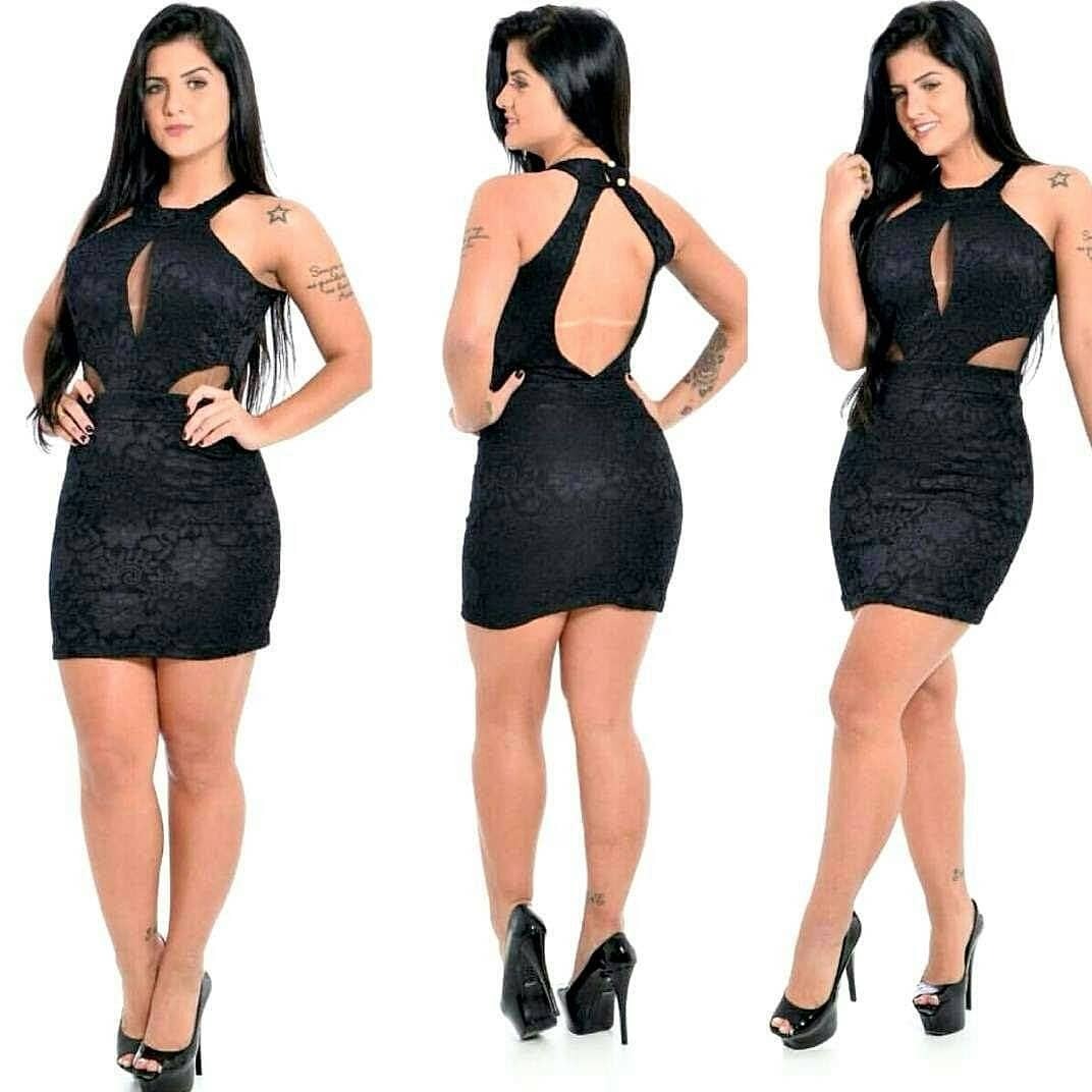 vestido justo aberto nas costas