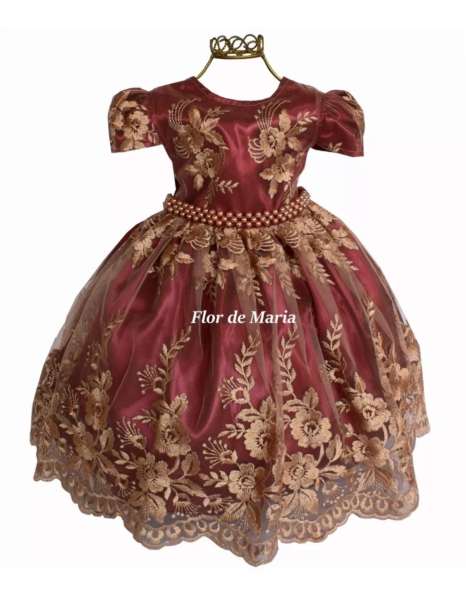 marsala com dourado vestido