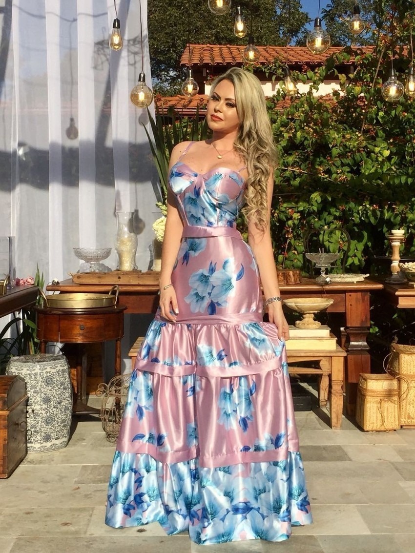 vestido longo estampado para festa de casamento