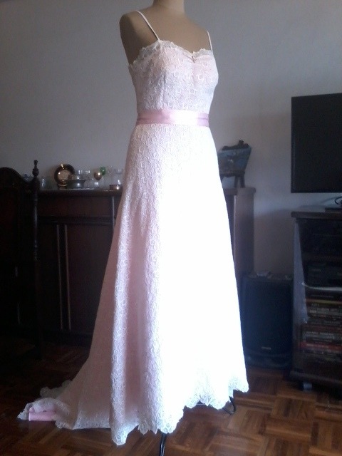 vestido novia guipiur forrado en rosa, modista alta costura