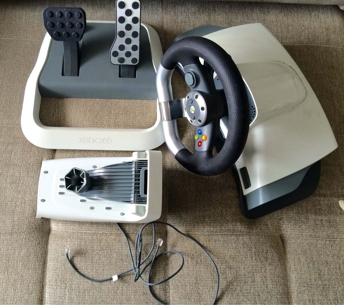 Volante Xbox 360 volante original xbox 360 feedback pequeno defeito Volante Xbox 360 volante original xbox 360 feedback pequeno defeito