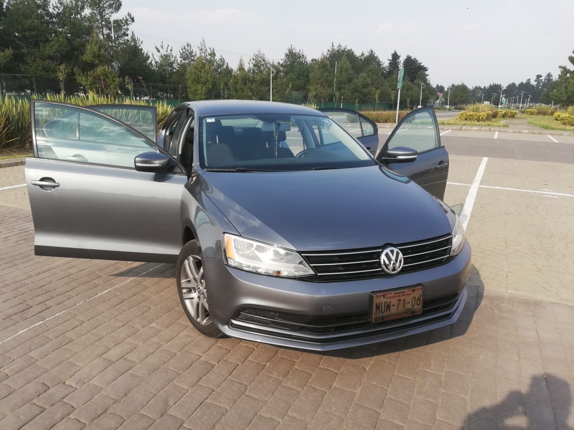 Volkswagen Jetta 2015 4p Trendline L5/2.5 Transmisión