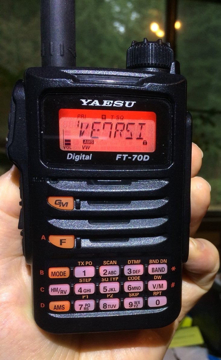 Yaesu Ft-70dr Radio Dual Band Vhf/uhf 5 Watts Novo Digital - R$ 1.299