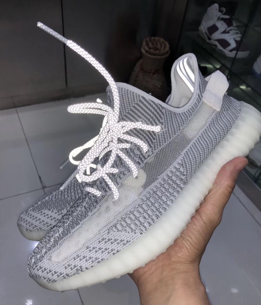 $ 109 Yeeezy Boost 350 V2 EF2567 Static Triple Black Static