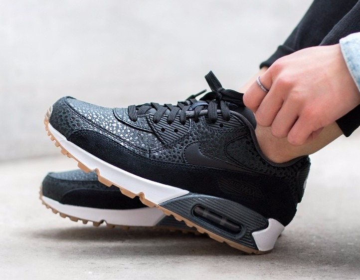 air max safari black