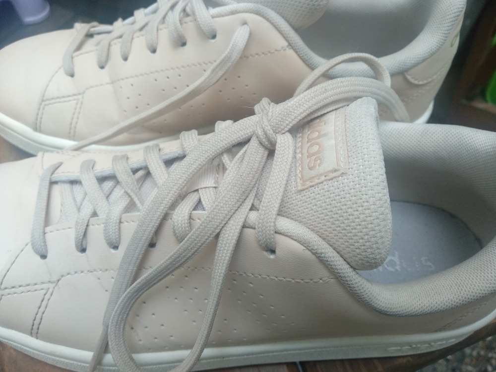 Zapatillas adidas Advantage Beige 39 - $ 3.000,00 en Mercado Libre