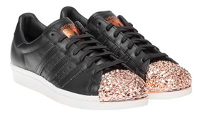 adidas negras punta blanca