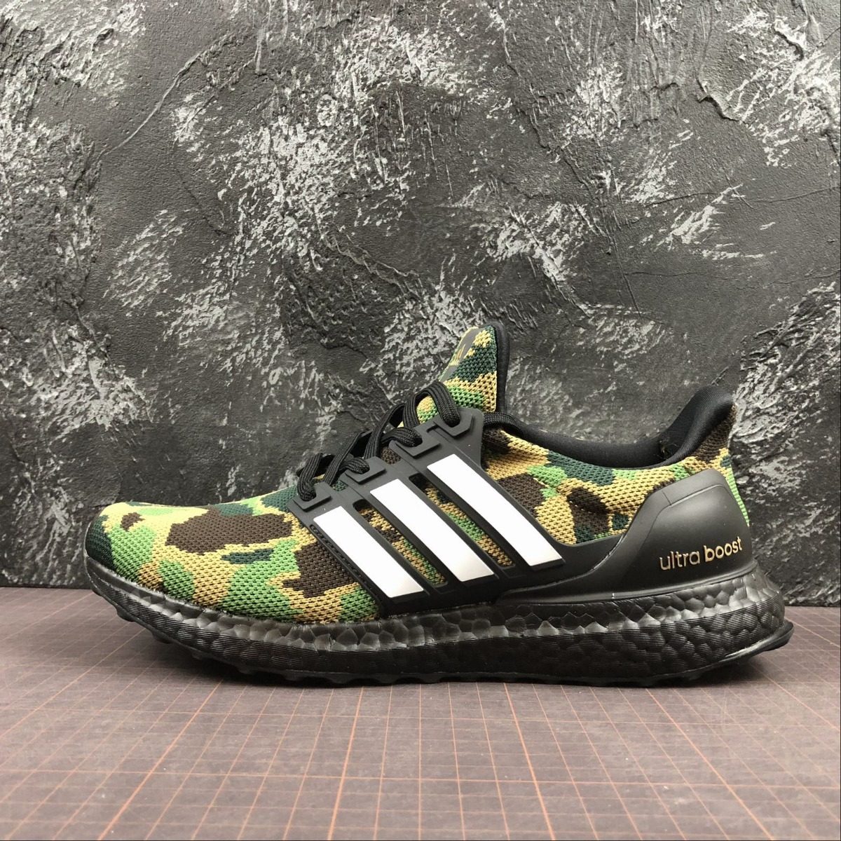 ultra boost verde militar