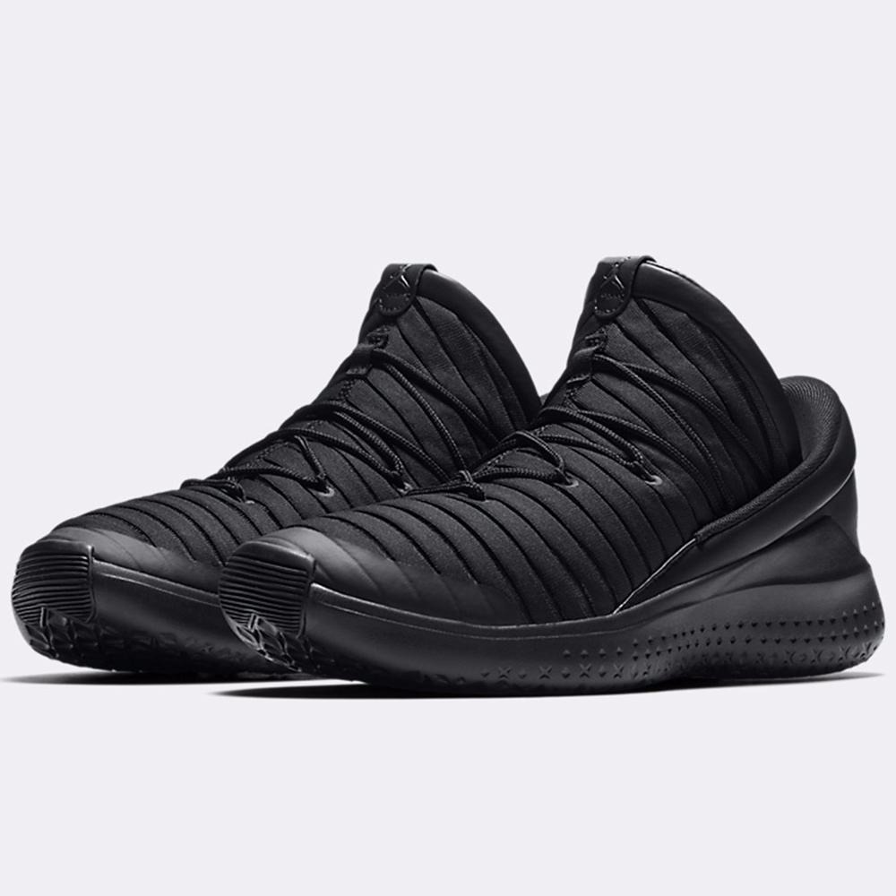 jordan flight luxe black