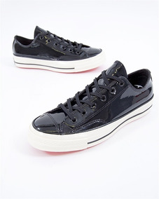 converse negras charol