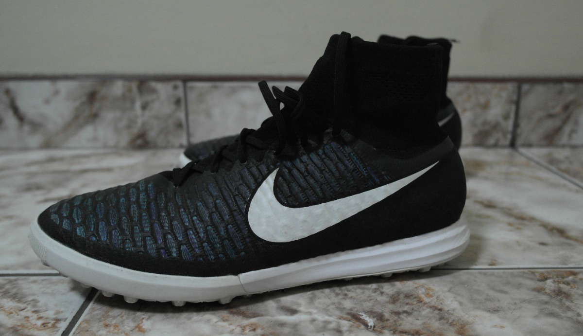 Zapatillas De Fútbol Nike Magistax Lunarlon - Oscuras - S/ 540,00 en  Mercado Libre