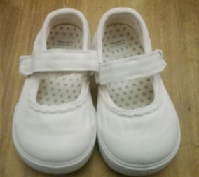 zapatillas puma con moño blancas