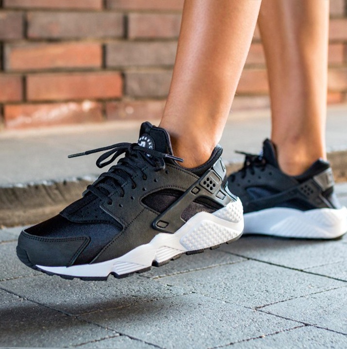 huarache blanco y negro