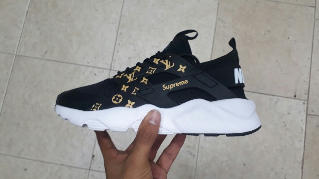 supreme nike huaraches