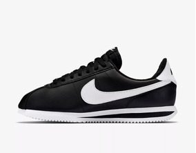 nike cortez negras con dorado