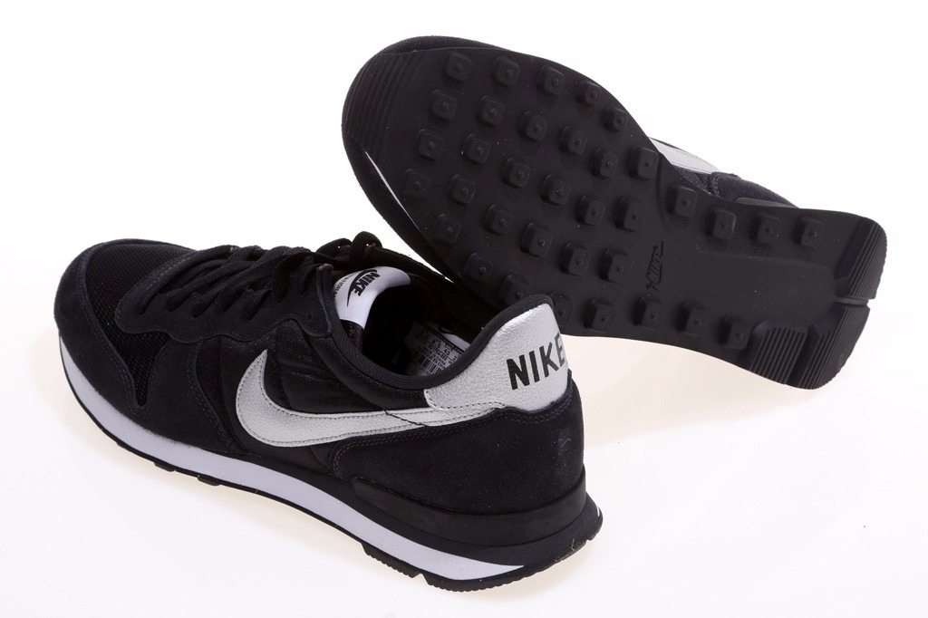 nike negras pipa blanca nike negras pipa blanca