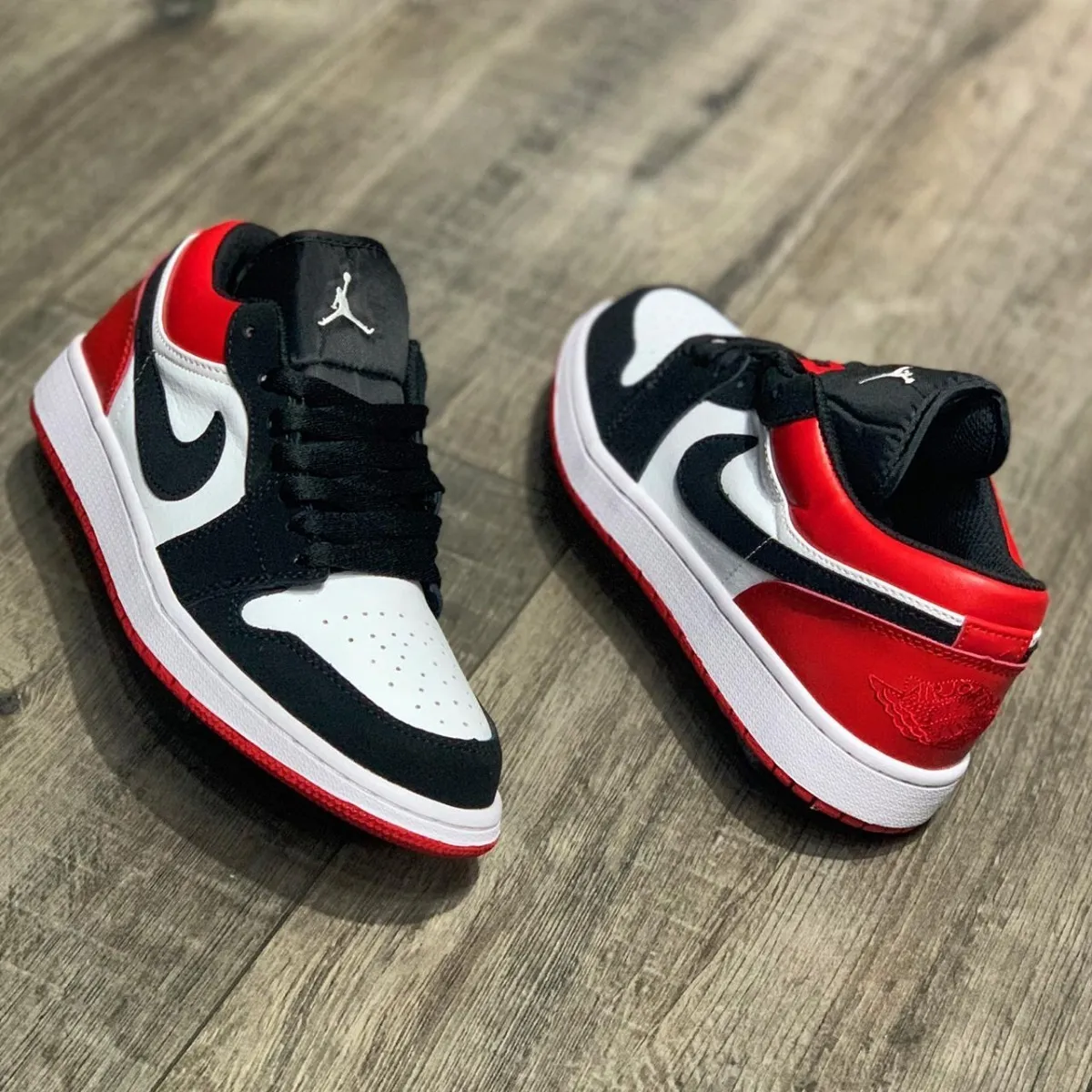 Zapatillas Tenis Nike Air Jordan 1 Low Hombre Original - $ 563.000 Zapatillas Tenis Nike Air Jordan 1 Low Hombre Original - $ 563.000