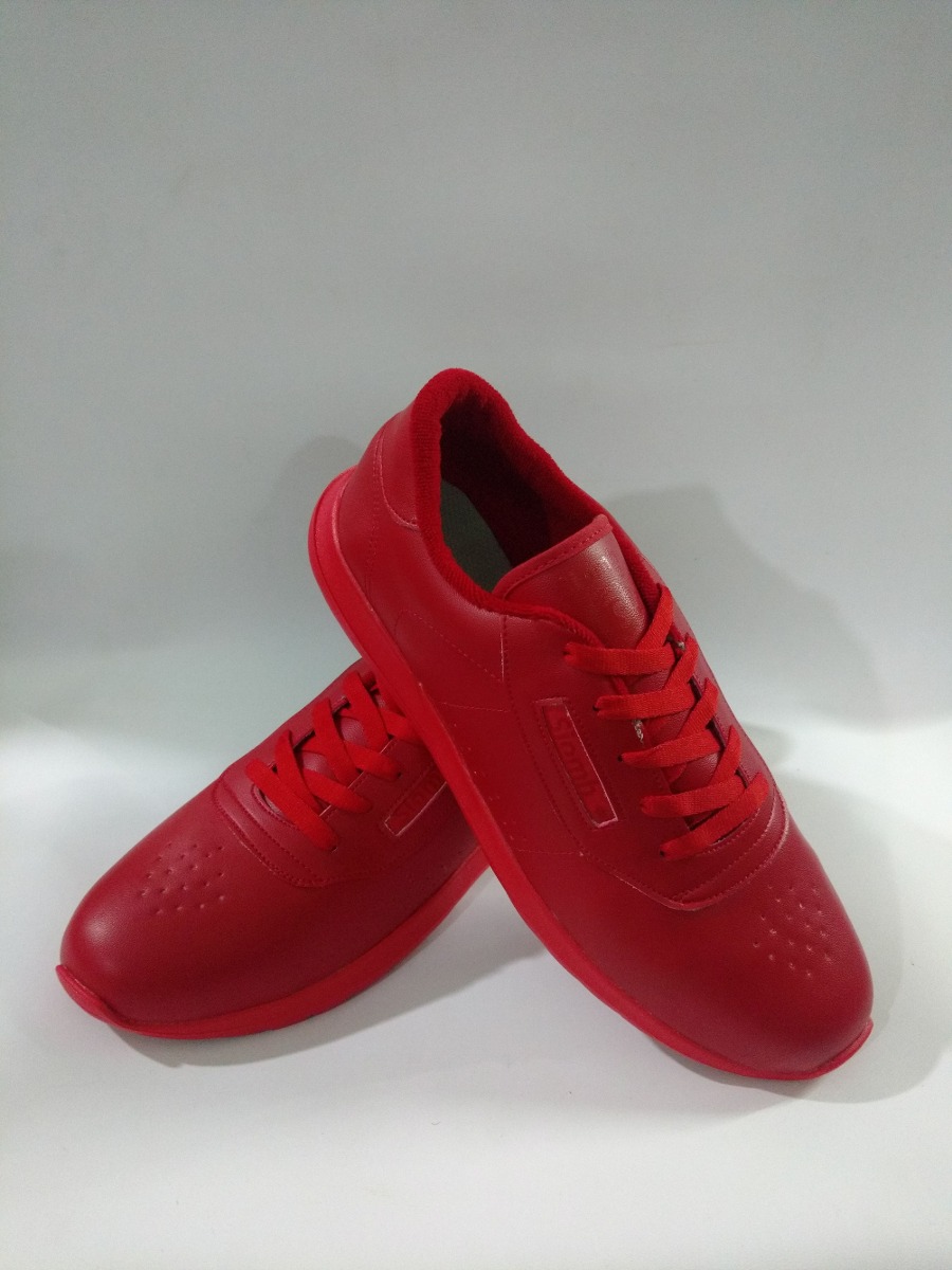 zapatos rojos tenis