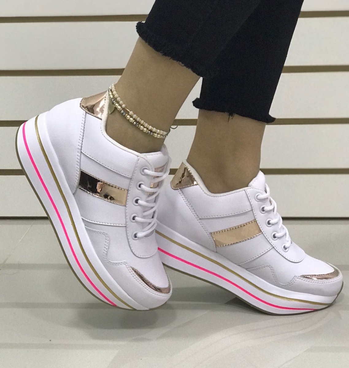 Arriba 95+ Foto Fotos De Zapatos Tenis Para Mujeres El último