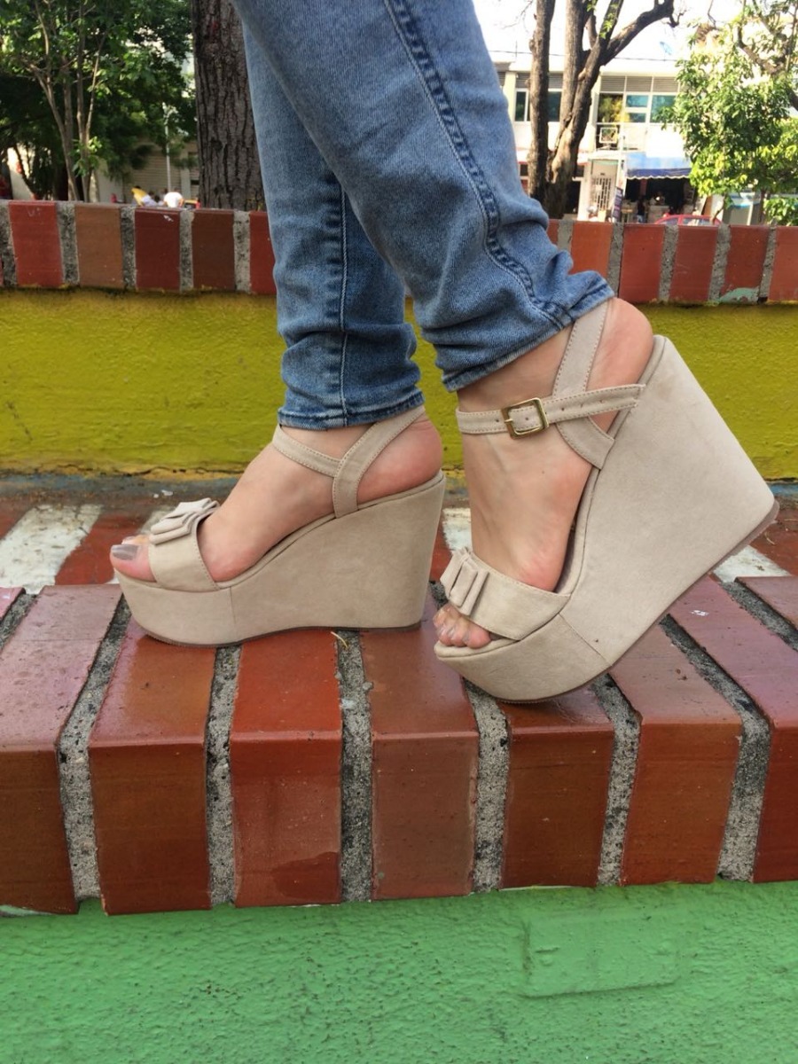 Zapatos En Plataforma Beige Para Mujeres A La Moda Femenina