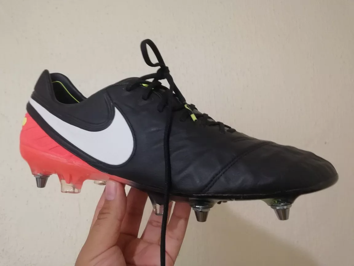 HEJU SPORT | Zapatos Futbol Nike Tiempo Legend Acc Piel - $ 1,879.00