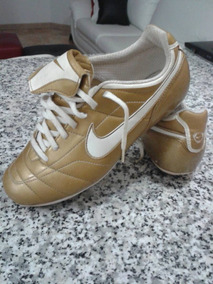 nike total 90 doradas