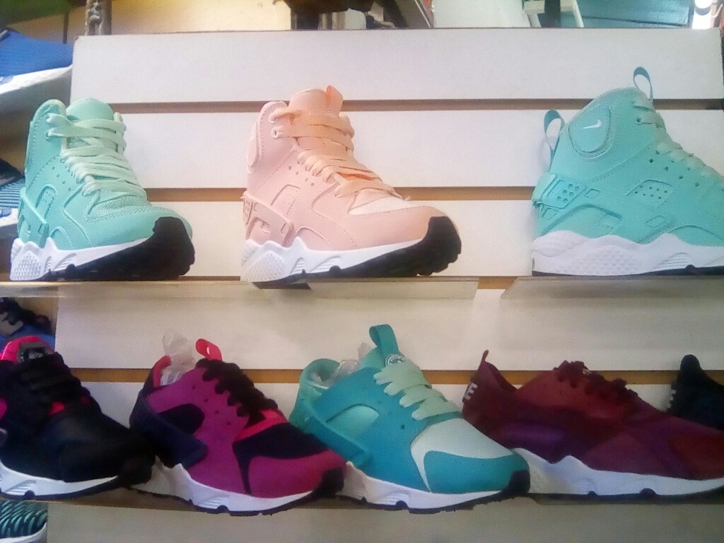 Zapatos Nike Huaraches Niñas - Bs. 15.000,00 en Mercado Libre