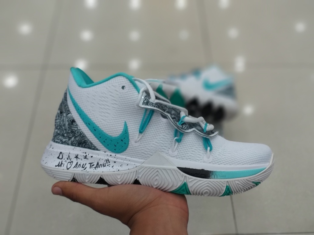 Zapatos Nike Kyrie Irving 5 Caballeros - Bs. 55.000,00 en Mercado Libre